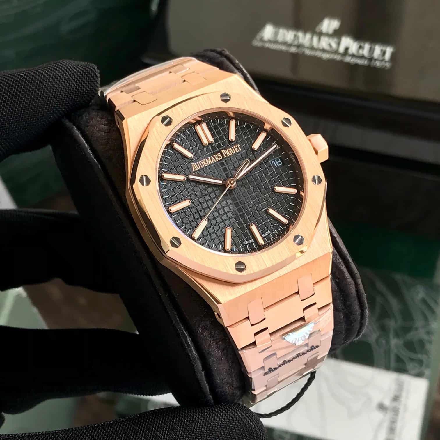 Audemars Piguet Royal Oak Offshore Rosegold Black Dial Metal Chain Automatic Movement Men’s Watch — zoomed view