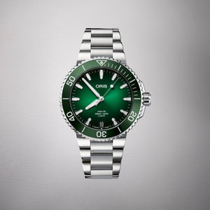 Oris Aquis Date Authentic Silver Green Dial Automatic Mens Watch