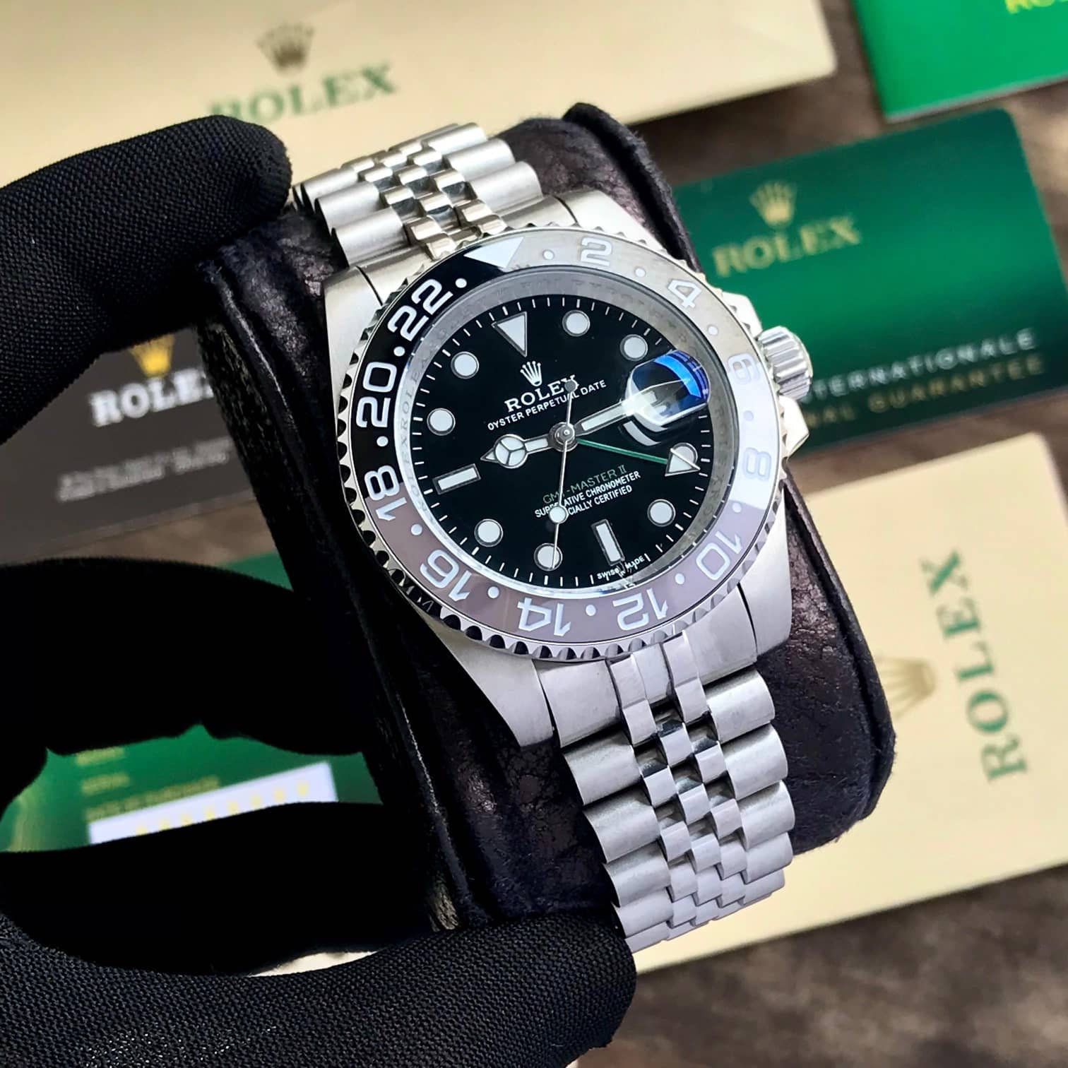 Rolex Submariner Black & Sliver Model Premium Automatic — zoomed view