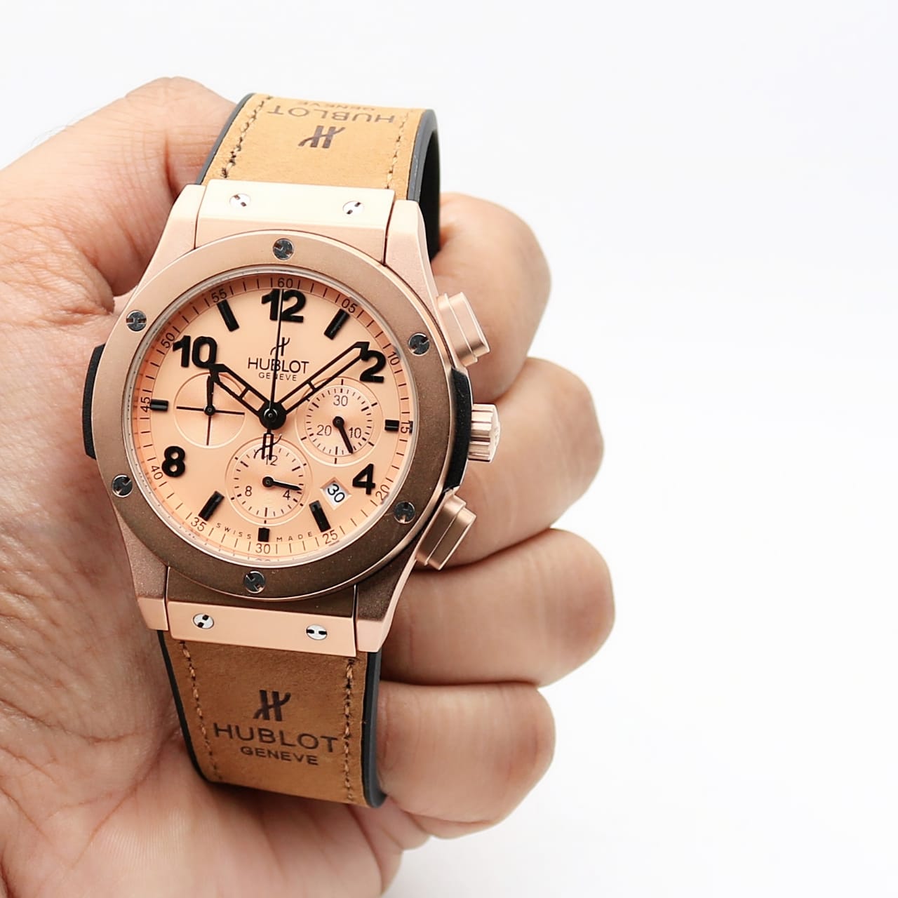 HUBLOT Geneve Big Bang | Copper Dial | Premium Watch — zoomed view