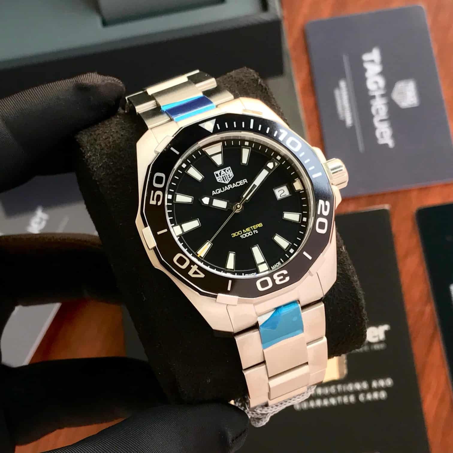 Tag Heuer Aquaracer 300M Quartz Black Dial Mens Watch — zoomed view