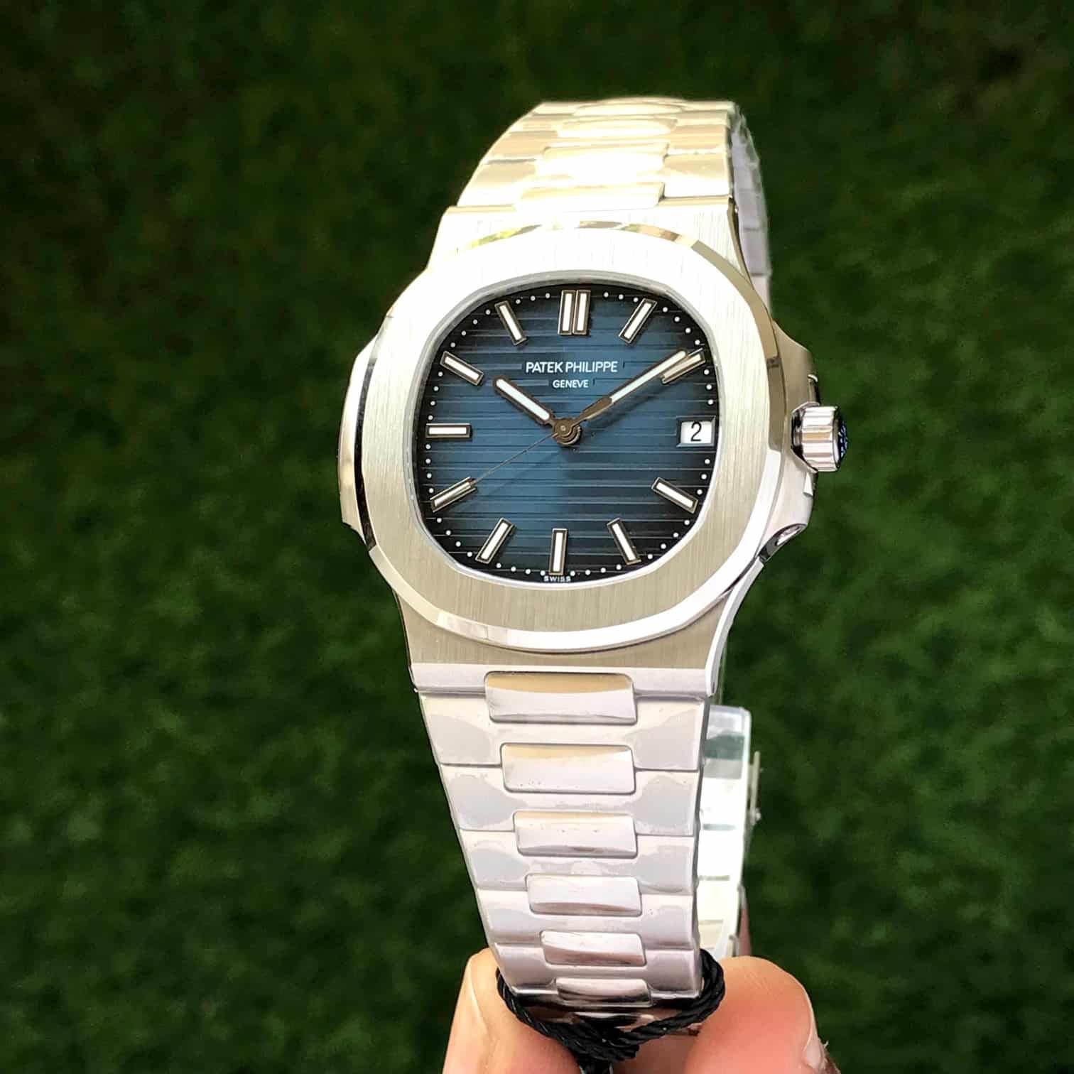 Patek Philippe Nautilus 5711/1R Stainless Steel Swiss ETA Automatic Mens Watch