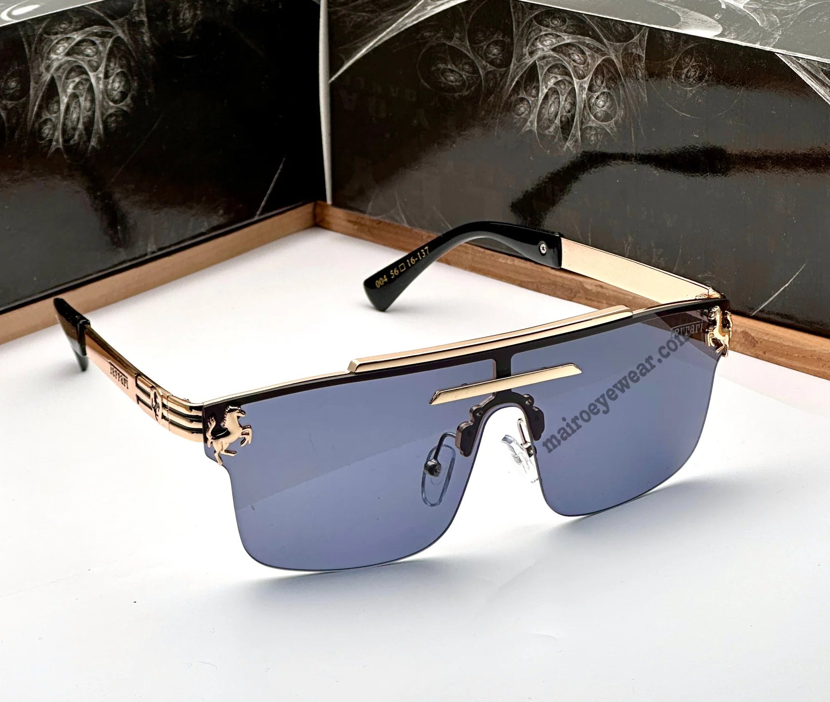 New fashion trendy one piece vintage big square frame Gold Black oversized Unisex Fashion sunglasses
