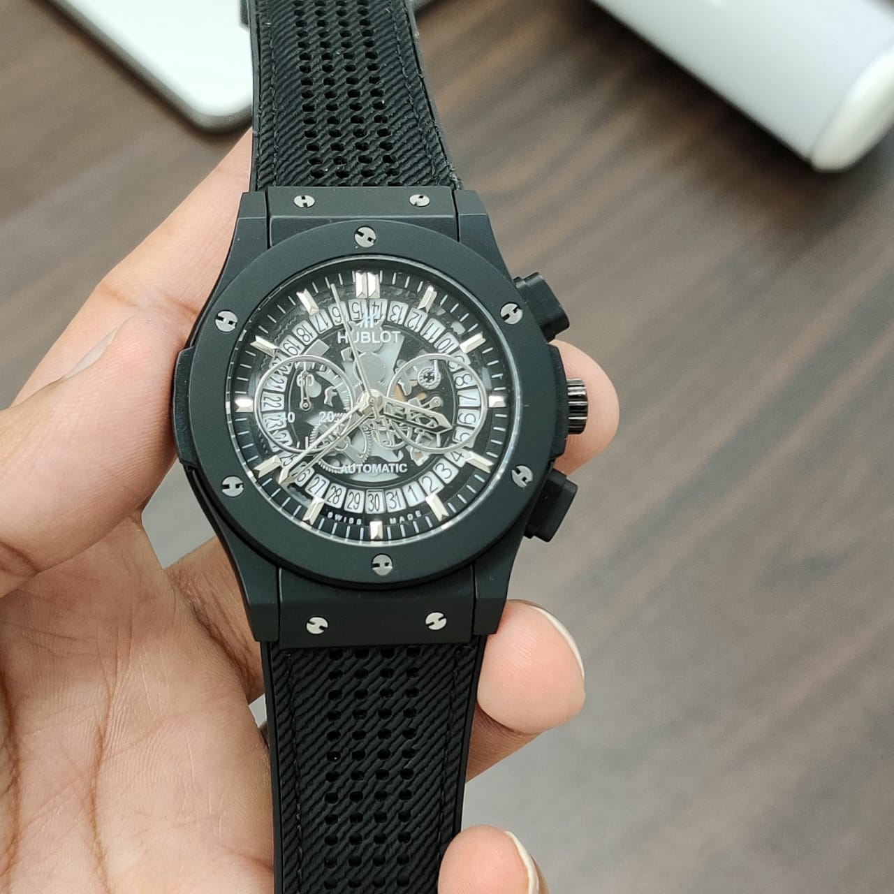 Hublot Big Bang Automatic Geneve Edition Watch — zoomed view