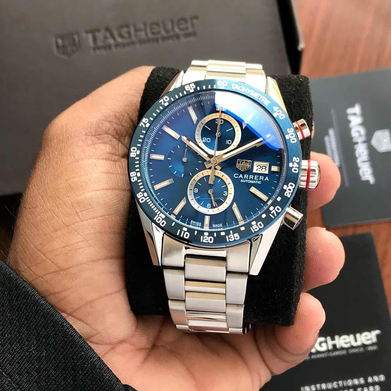 Tag Heuer Calibre 16 Silver Blue Dial Japanese Quartz Chronograph’s Mens Watch — zoomed view