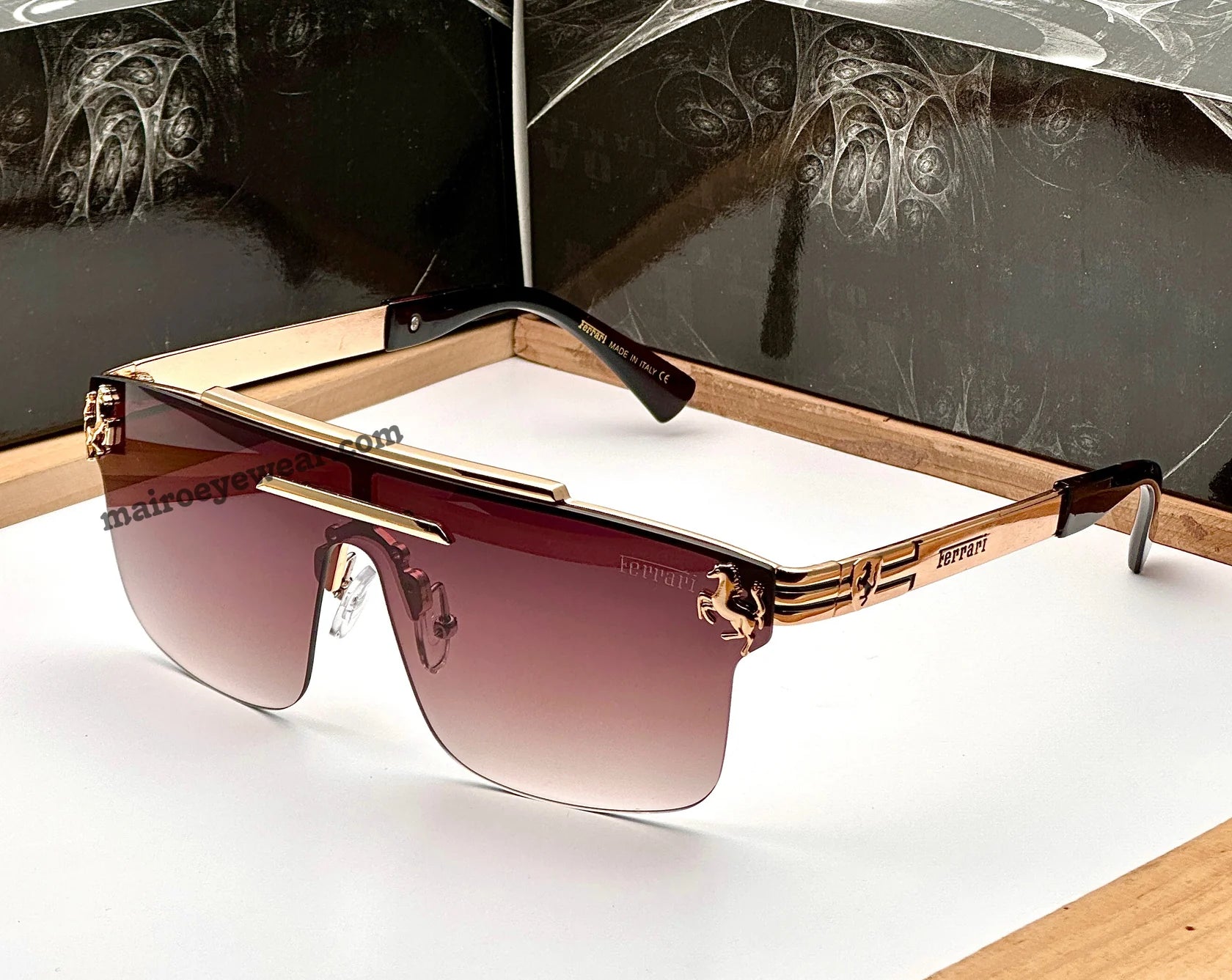 New fashion trendy one piece vintage big square frame Gold Gradient Brown oversized Unisex Fashion sunglasses — zoomed view