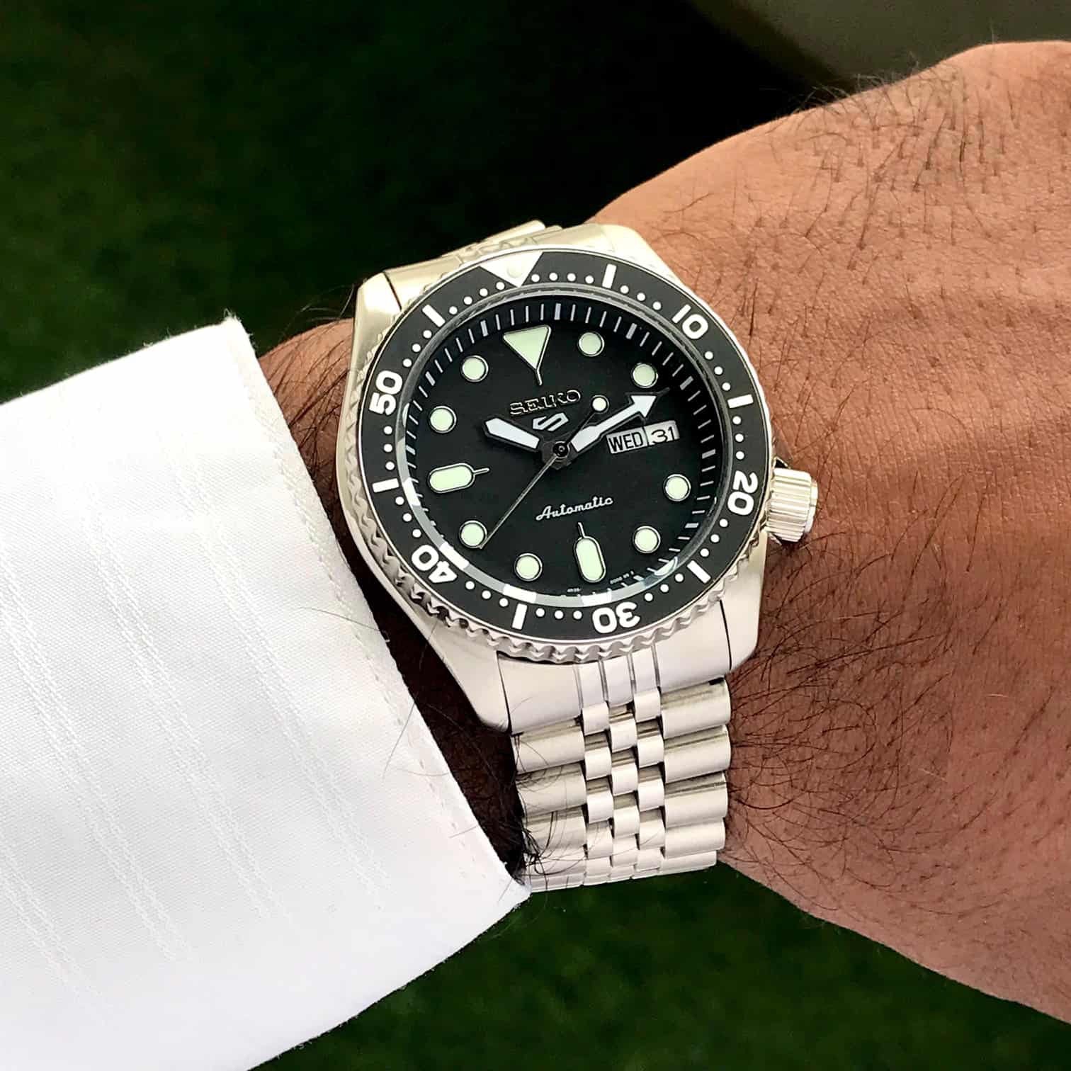Seiko 5 Sports Black Bezel Grape Jubli Chain Automatic Mens Watch