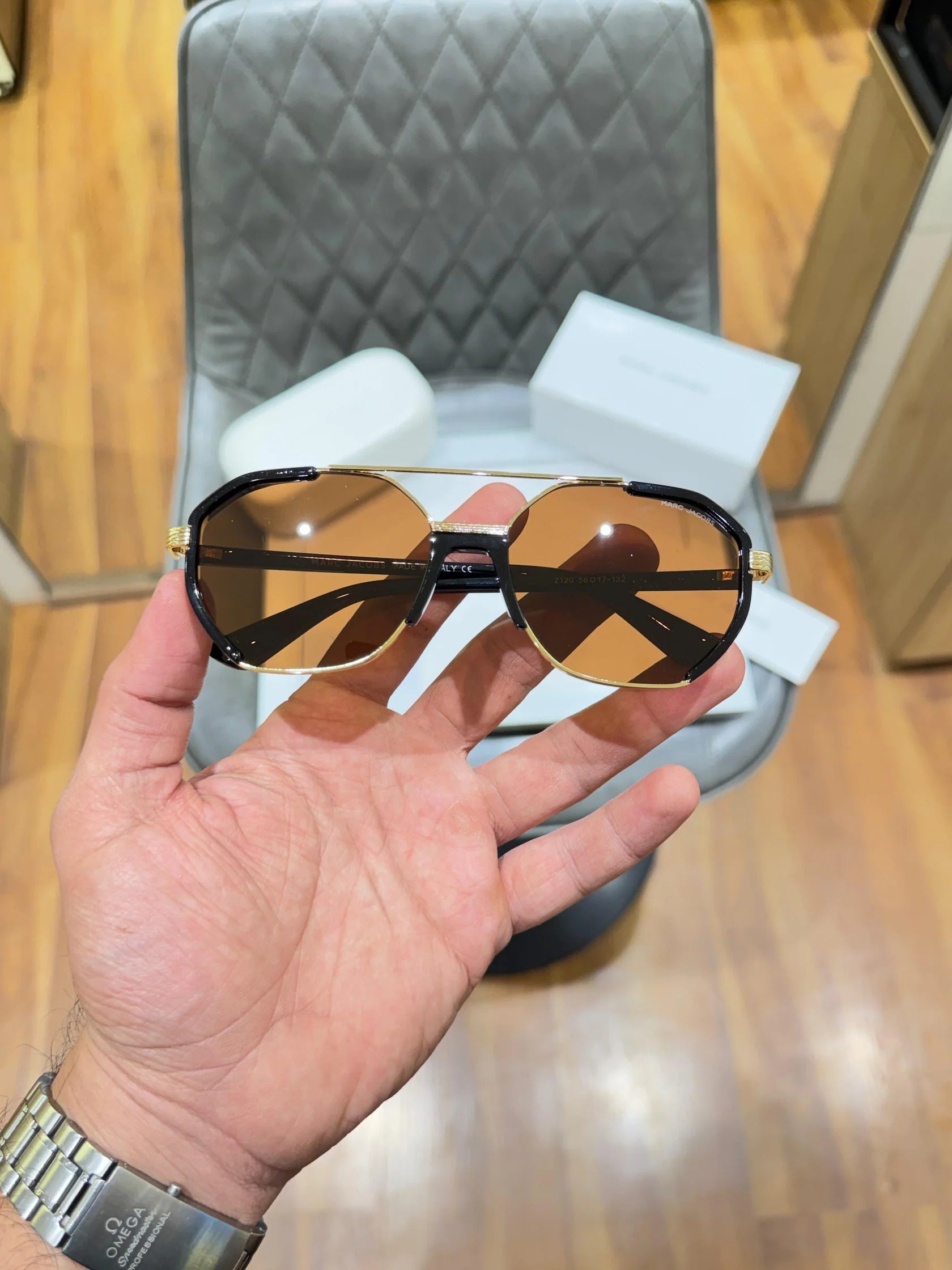 MOST AWAITED LUXURY FASHION CELEBRITY UV-400 SUNGLASSES — zoomed view