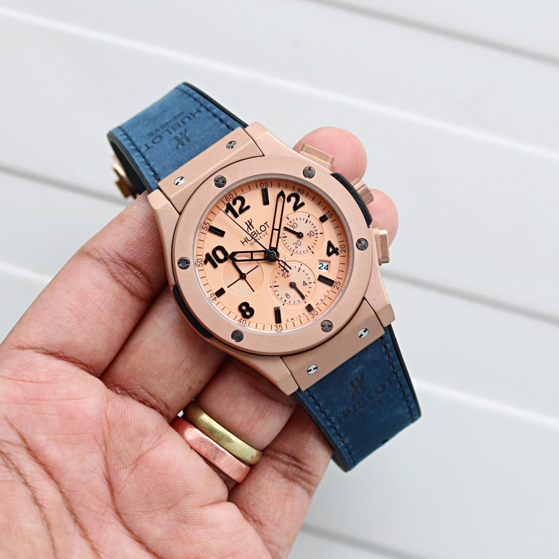 Amazing Big bang Premium Model watch — zoomed view