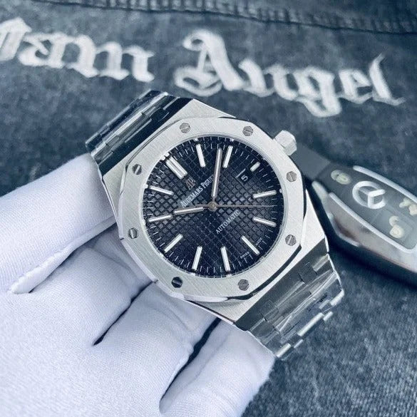 Audemars piguet Automatic Sliver — zoomed view
