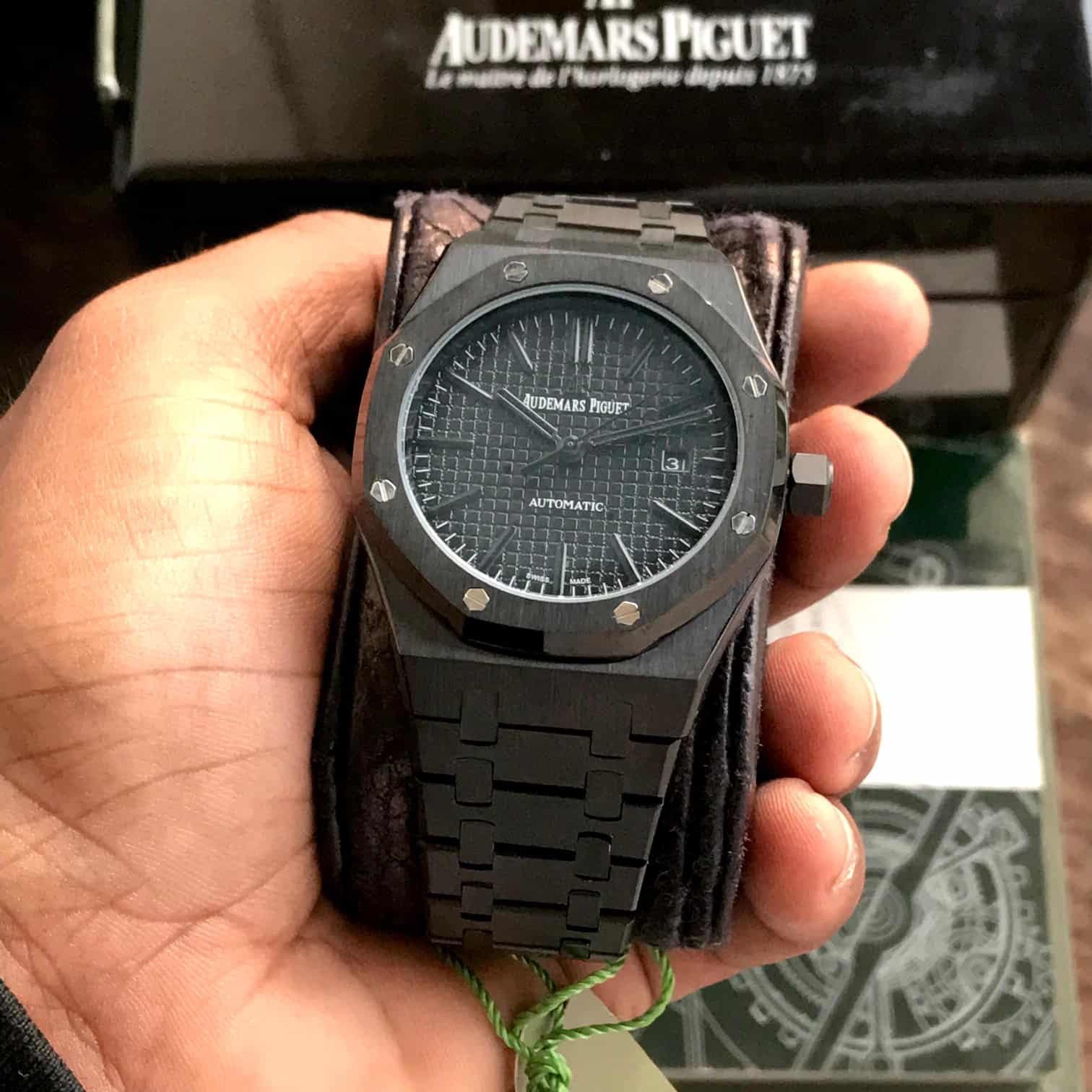 Audemars Piguet Royal Oak OffShore Full Black Automatic Machinery — zoomed view