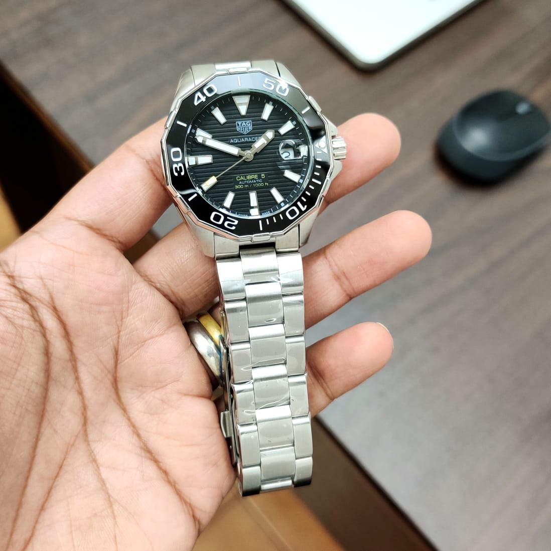 TAG Heuer Aquaracer 300M Calibre 5 Fullset 43mm WAY201A.BA0927 — zoomed view