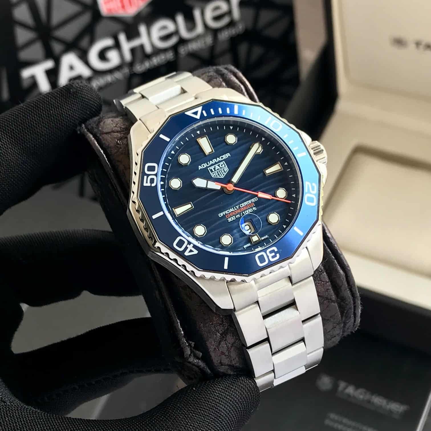 TAG Heuer Aquaracer Professional 300 Date Stainless Steel Automatic Mens Watch — zoomed view
