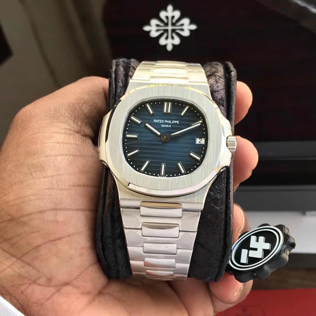 Patek Philippe Nautilus 5711/1R Stainless Steel Swiss ETA Automatic Mens Watch