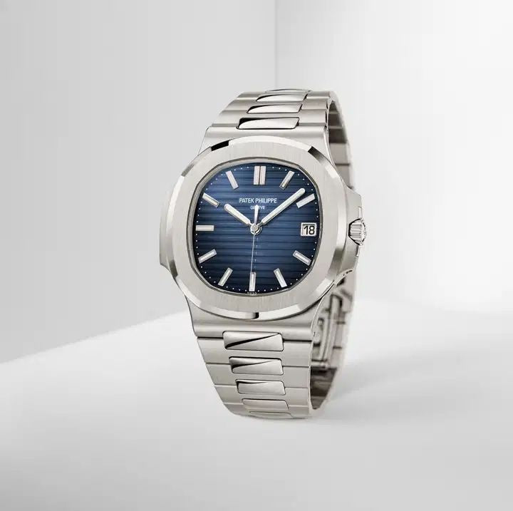 Patek Philippe Nautilus 5711/1R Stainless Steel Swiss ETA Automatic Mens Watch