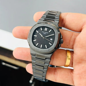 Patek Philippe Nautilus Quartz Men’s Watch