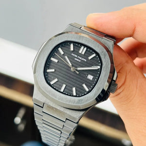Patek Philippe Nautilus Quartz Men’s Watch