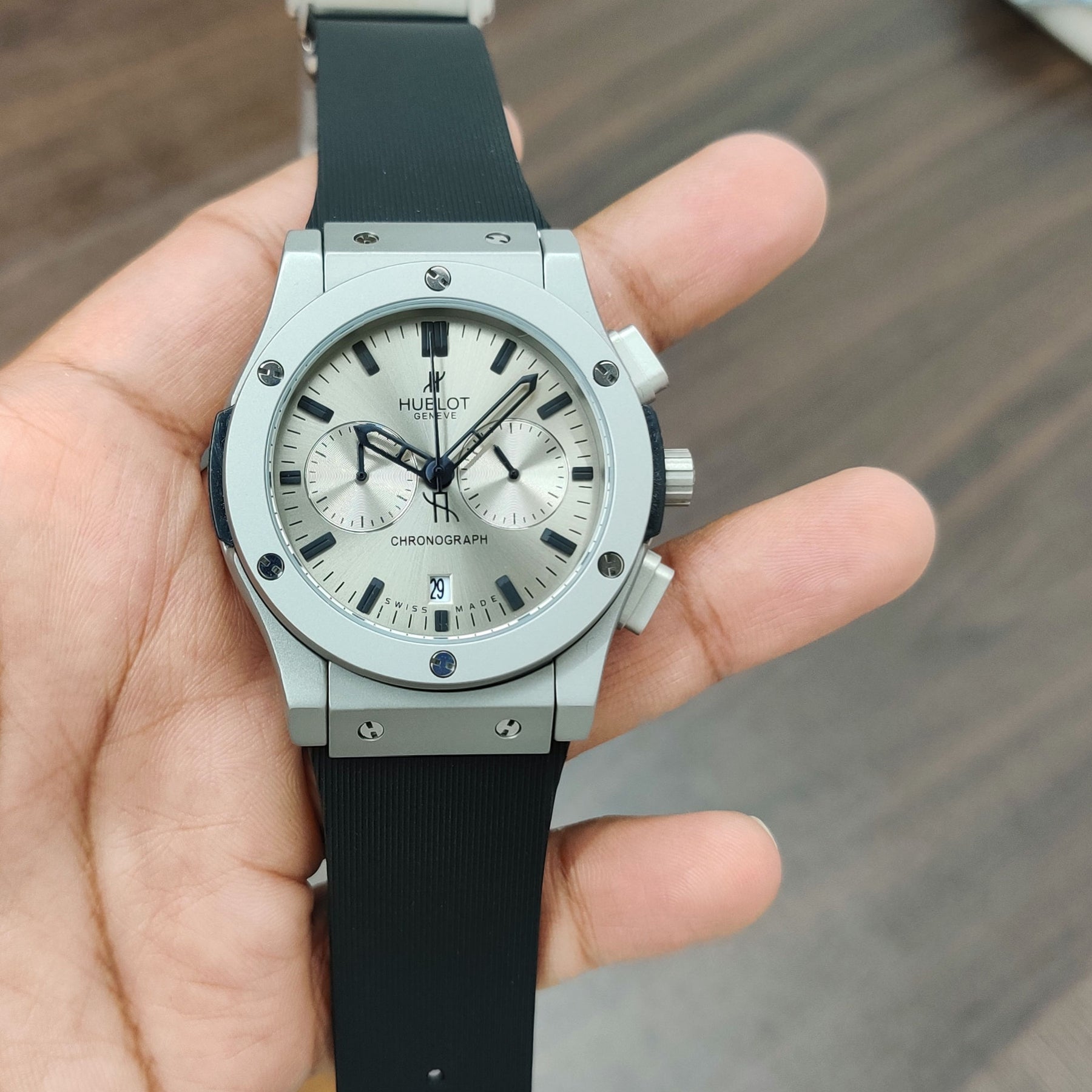 Hublot Big Bang 5 Hand — zoomed view