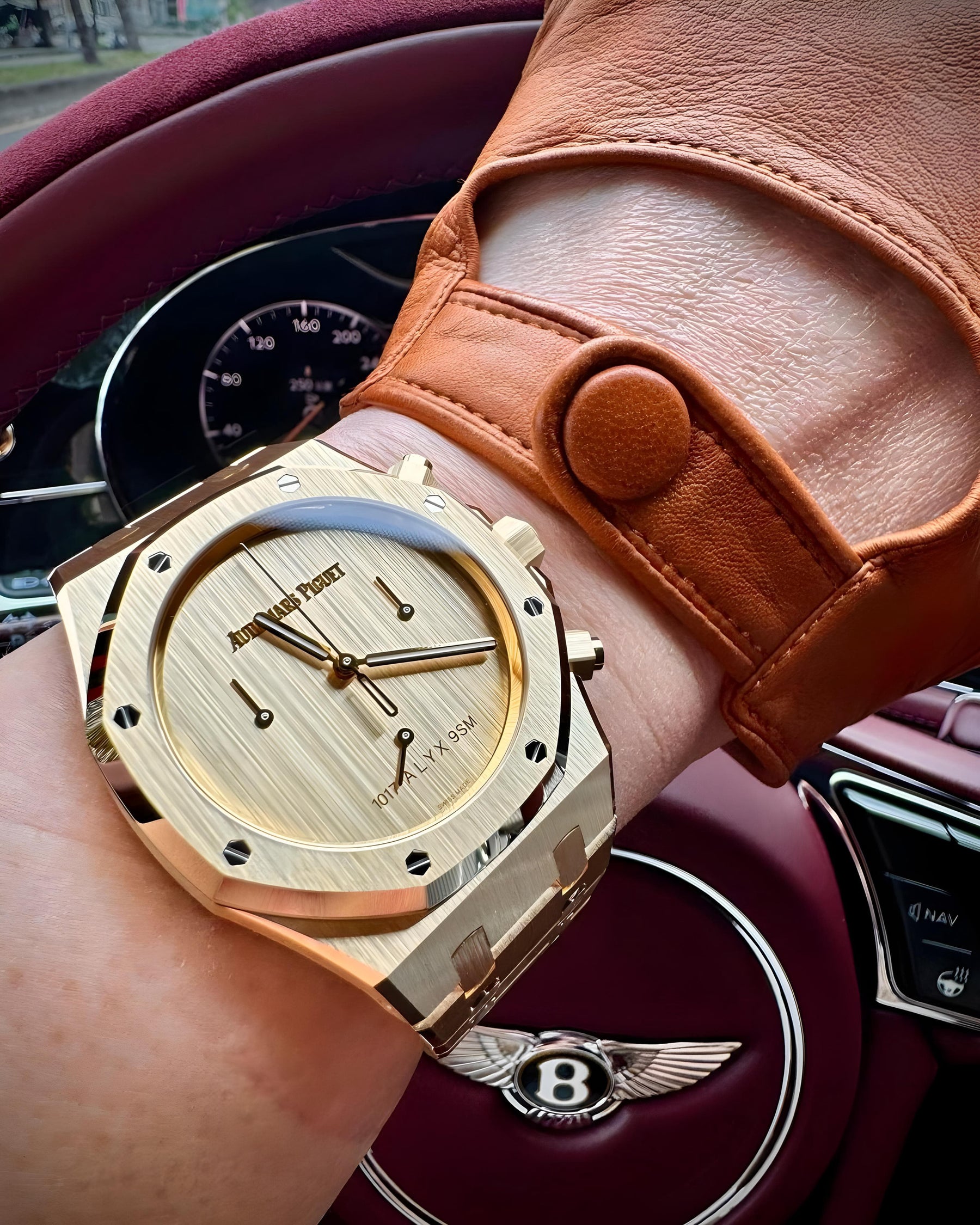 AUDEMARS PIGUET ROYAL OAK SELFWINDING 37 MM X 1017 ALYX 9SM Swiss ETA — zoomed view
