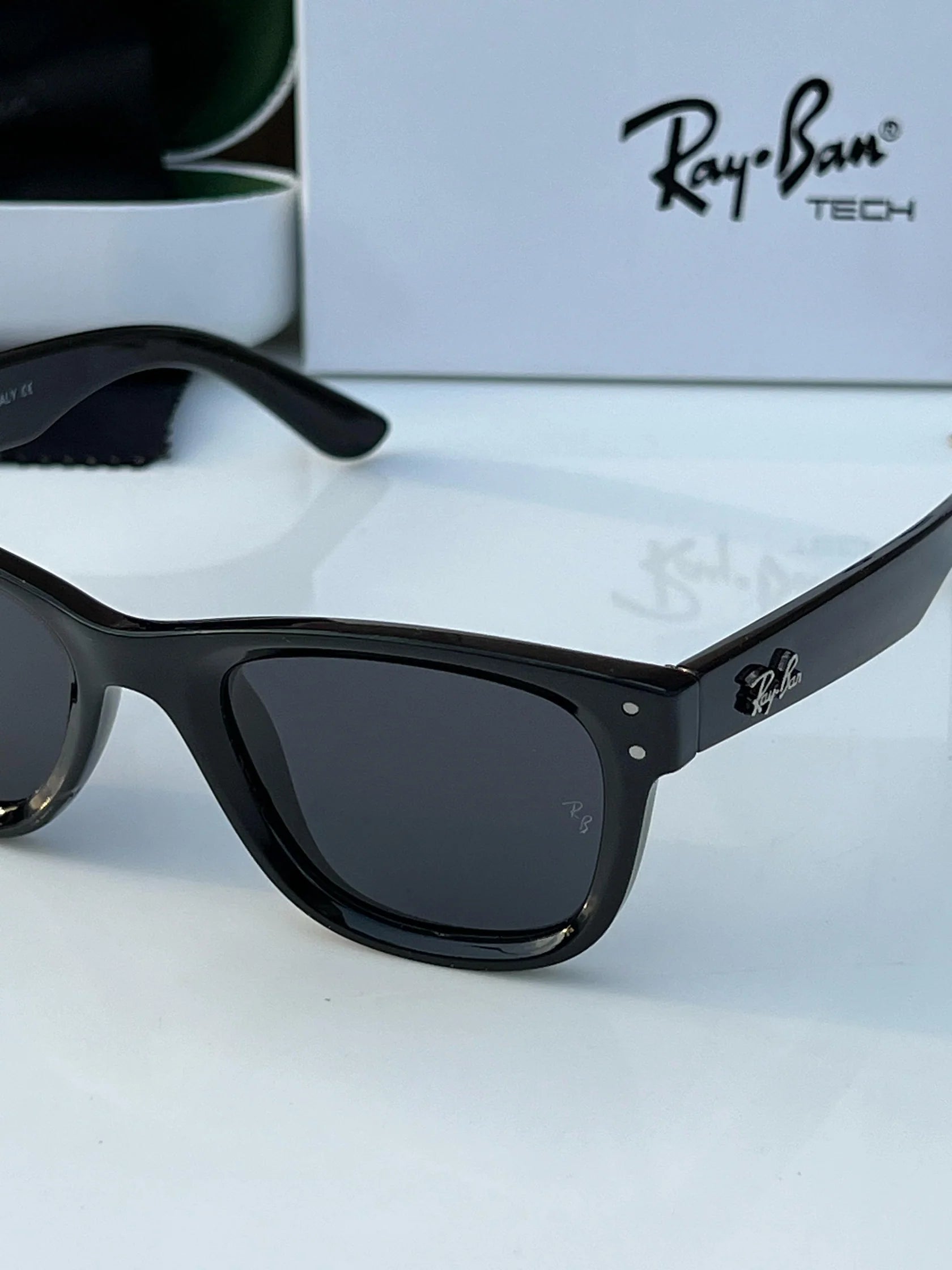 RB 0502 FULL BLACK POLARIZED SUNGLASSES — zoomed view