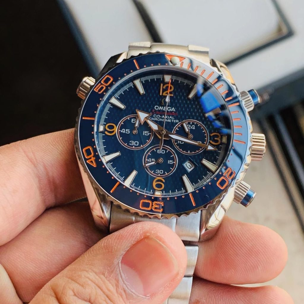 OMEGA Seamaster planet ocean Co-axial master chronometer