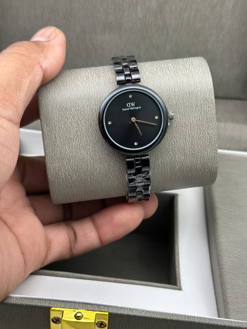 First Copy Replica DW Ladies Watches For Her — zoomed view