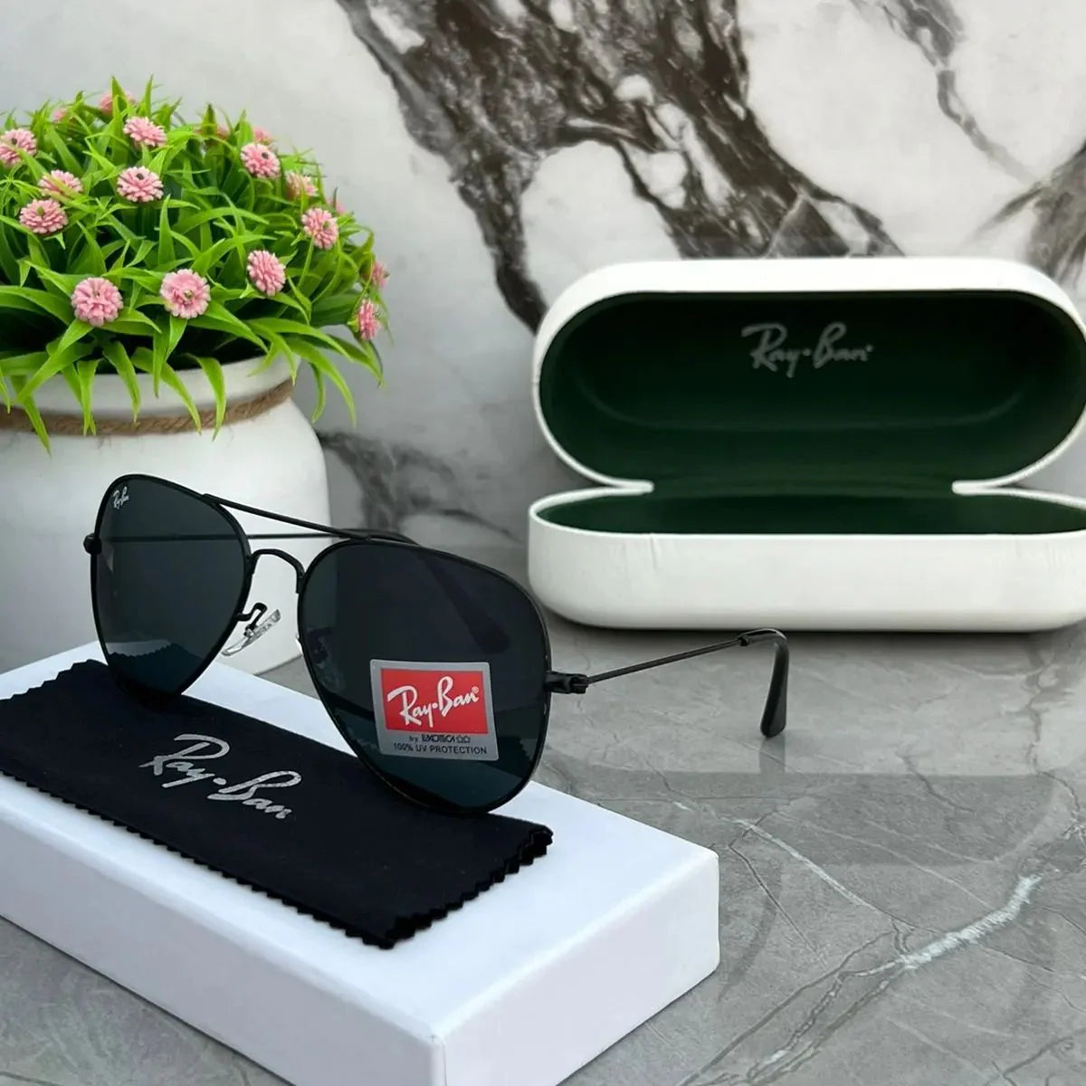 New Stylish Aviator 3026 Black and Black Sunglasses for men and women. — zoomed view