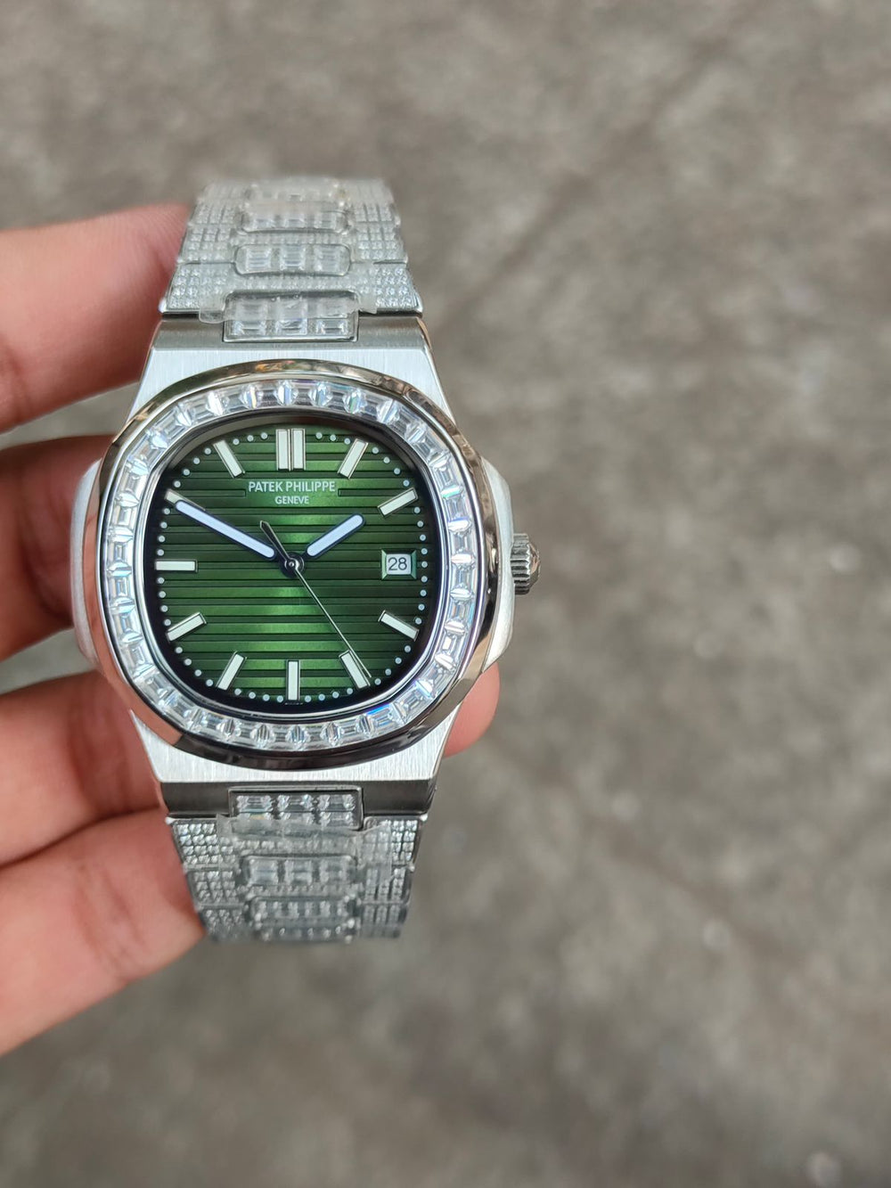 Patek Philippe  Elegance Series 5711 Nautilus  ETA swiss made