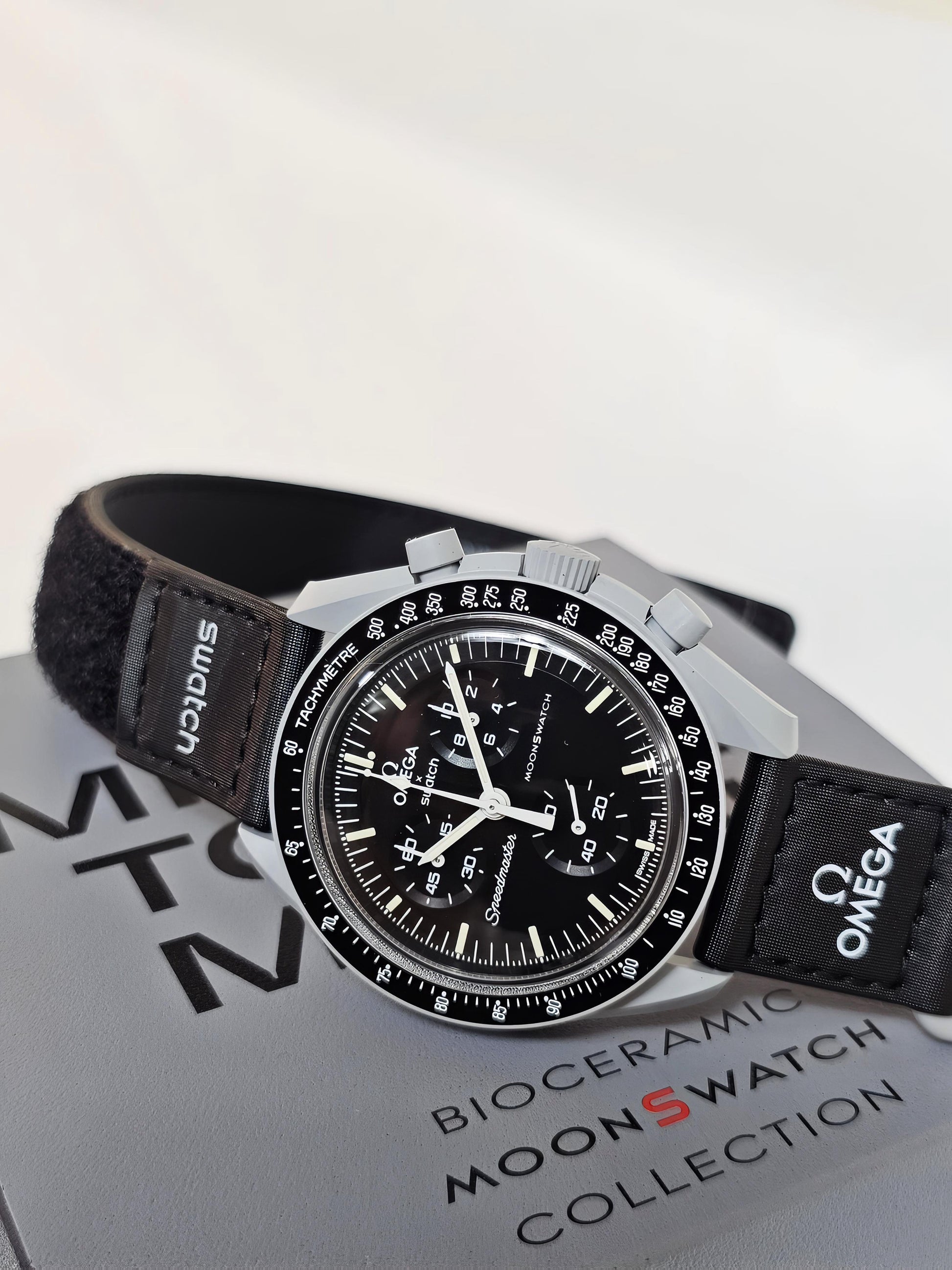 Omega x Swatch Speedmaster MoonSwatch - Mission to the Moon.