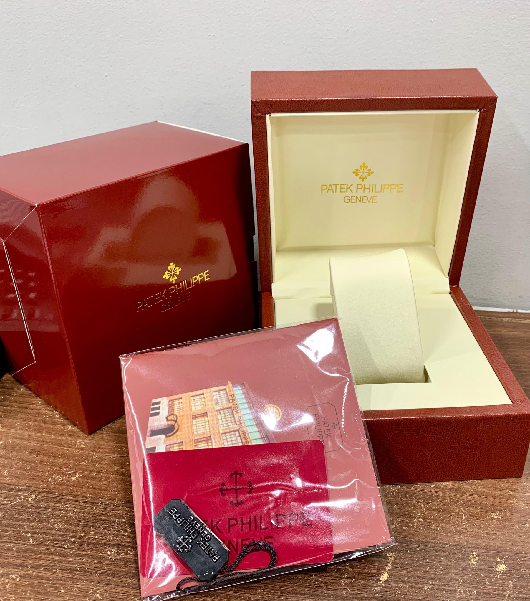 patek phillip box — zoomed view