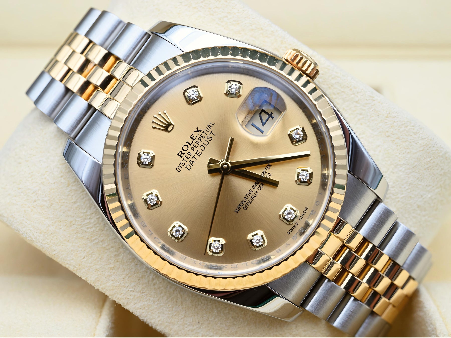 Rolex Datejust  sliver- Golden  with diamond Automatic — zoomed view