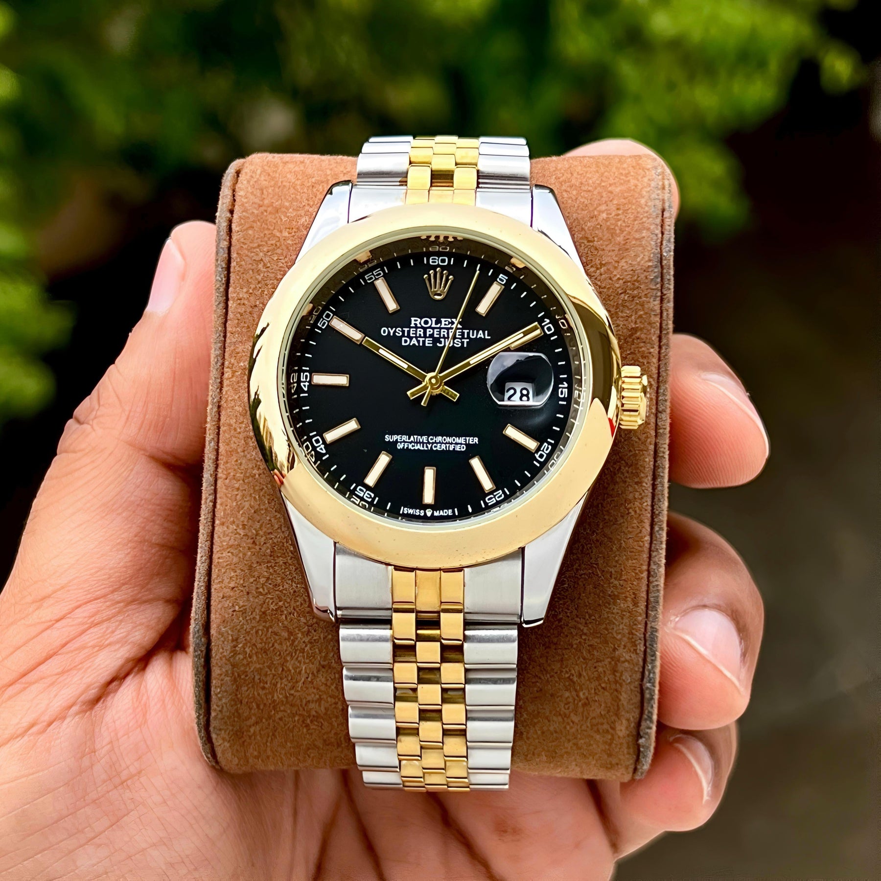 Rolex Gold and Silver DateJust  41mm - Automatic — zoomed view