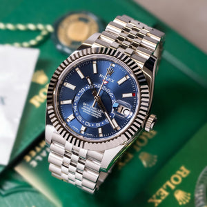 Rolex Sky-Dweller – The Ultimate & Luxurious Traveler’s Watch! 🤩