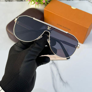 LOUIS VUITTON Sunglass Unisex Model