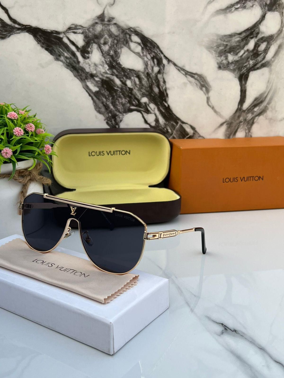LOUIS VUITTON Sunglass Unisex Model