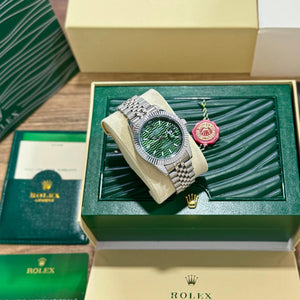 Rolex Green DateJust Automatic 41mm (Original Size)