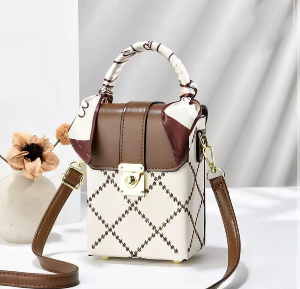 box-style Baini Daishu sling bag