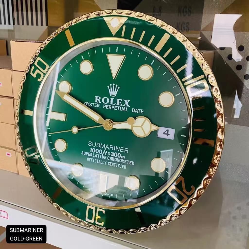 Rolex Submariner-style decorative wall clock — zoomed view