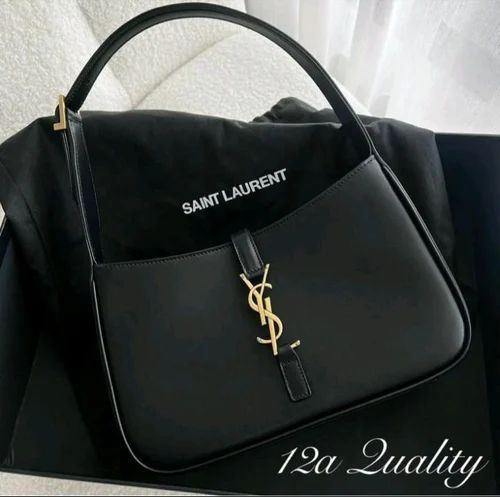 Saint Laurent Le 5 à 7