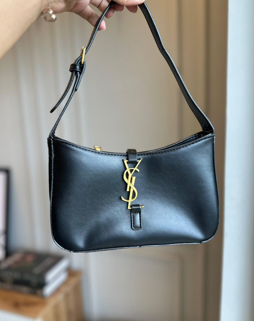 Saint Laurent Le 5 à 7