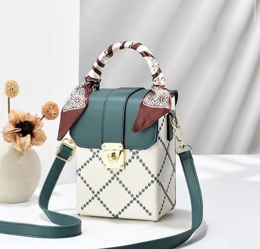 box-style Baini Daishu sling bag