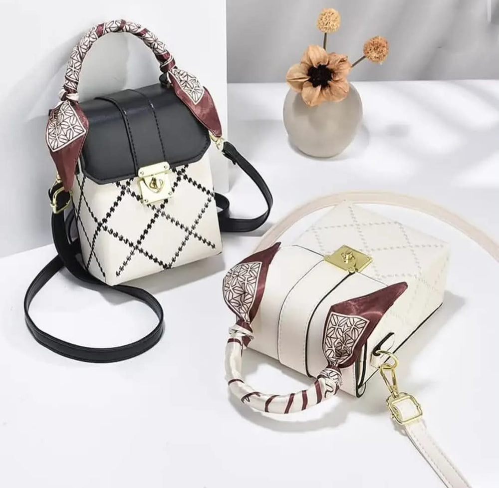 box-style Baini Daishu sling bag