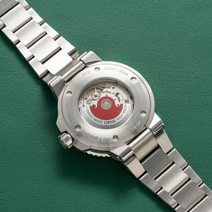 Oris Aquis Date Authentic Silver Green Dial Automatic Mens Watch