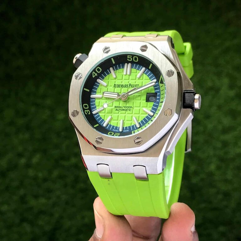 Audemars Piguet Royal Oak Offshore Diver Watch Green Dial 42mm Automatic Mens Watch — zoomed view
