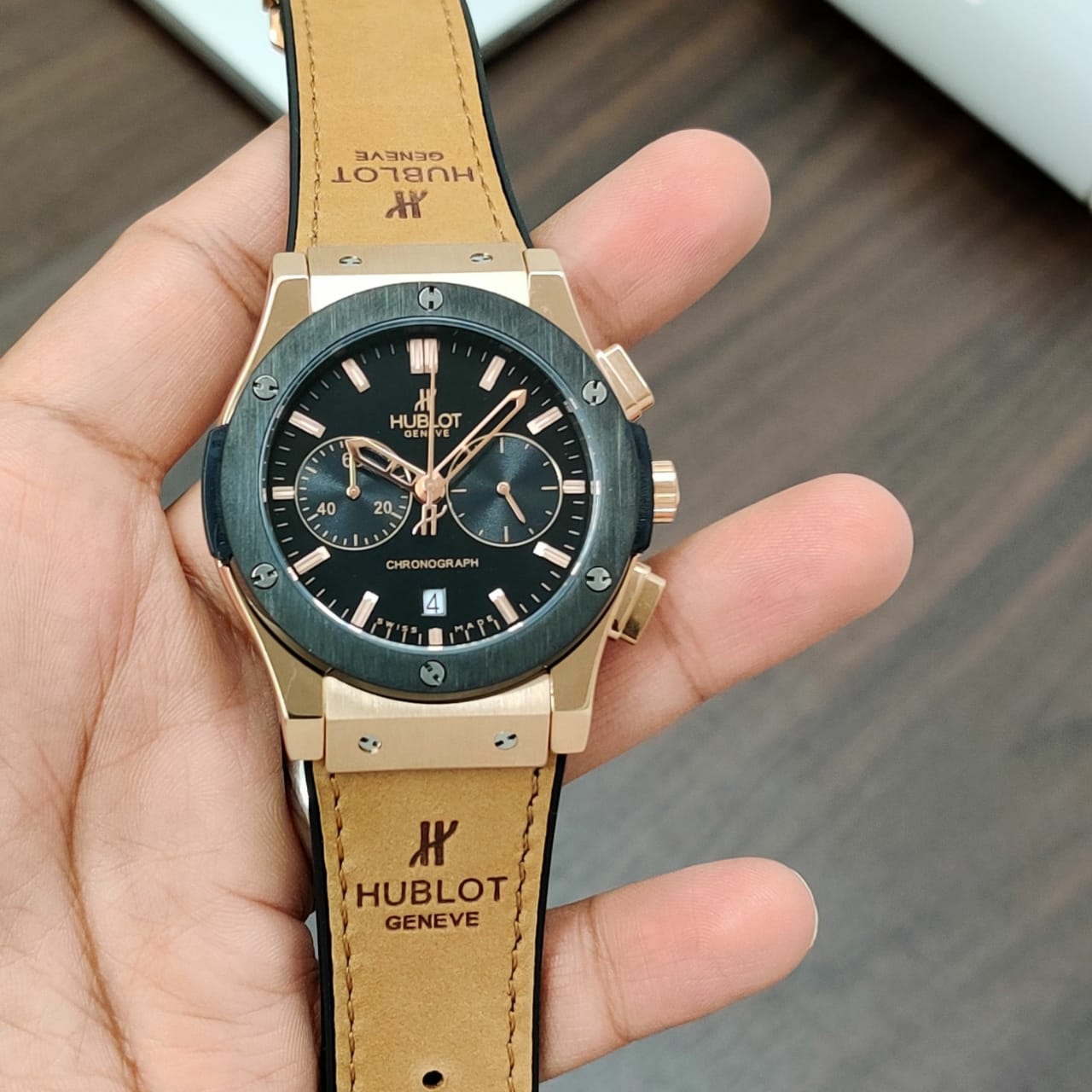 HUBLOT Classic Fusion Chronograph Ceramic King Gold — zoomed view