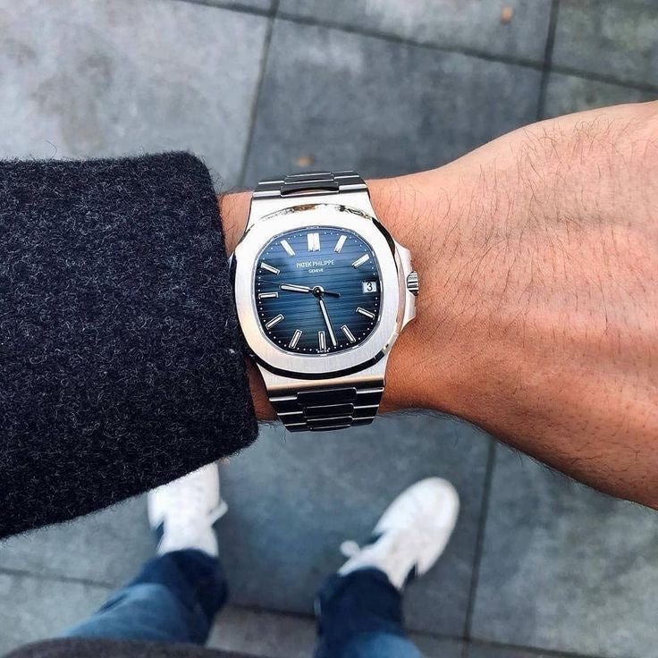 Patek Philippe Nautilus 5711/1R Stainless Steel Swiss ETA Automatic Mens Watch