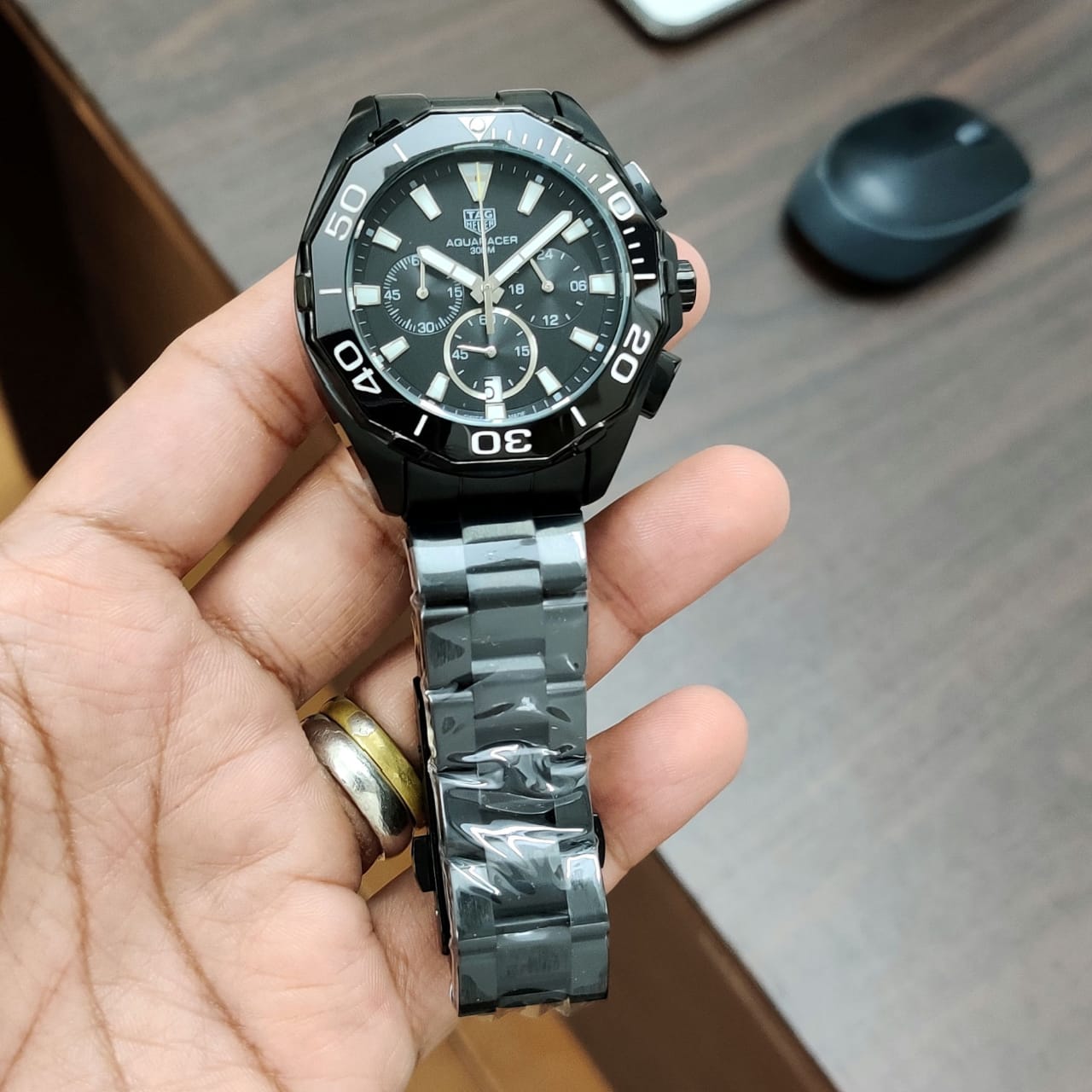 TAG HEUER AQUARACER Black Watch — zoomed view