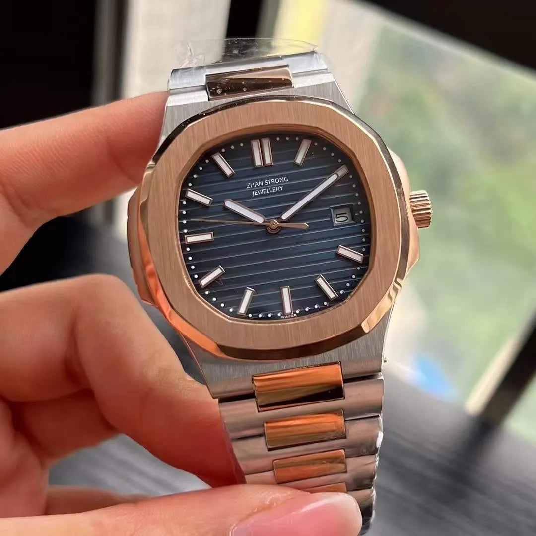 Patek Philippe Nautilus 5711/1A Quatz — zoomed view