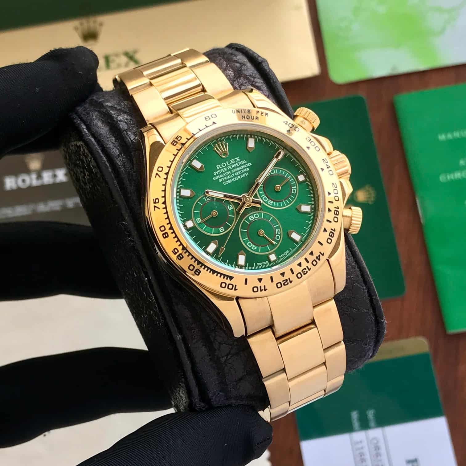 Rolex Cosmograph Daytona Gold & Green Dial Japanese Automatic Mens Watch — zoomed view