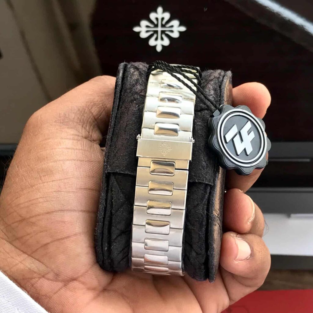 Patek Philippe Nautilus 5711/1R Stainless Steel Swiss ETA Automatic Mens Watch